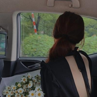 顶流女星表情包火出圈，服务器被挤瘫痪，长达一周引热议